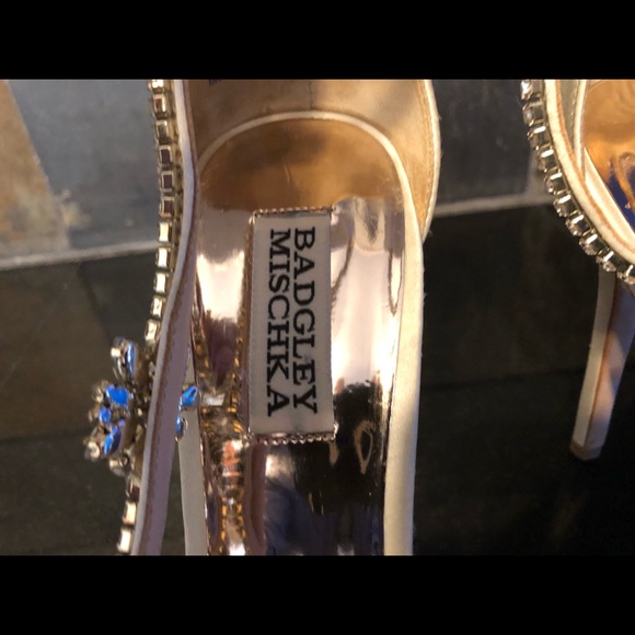 Badgley Mischka ivory & crystal sandals - Picture 11 of 14